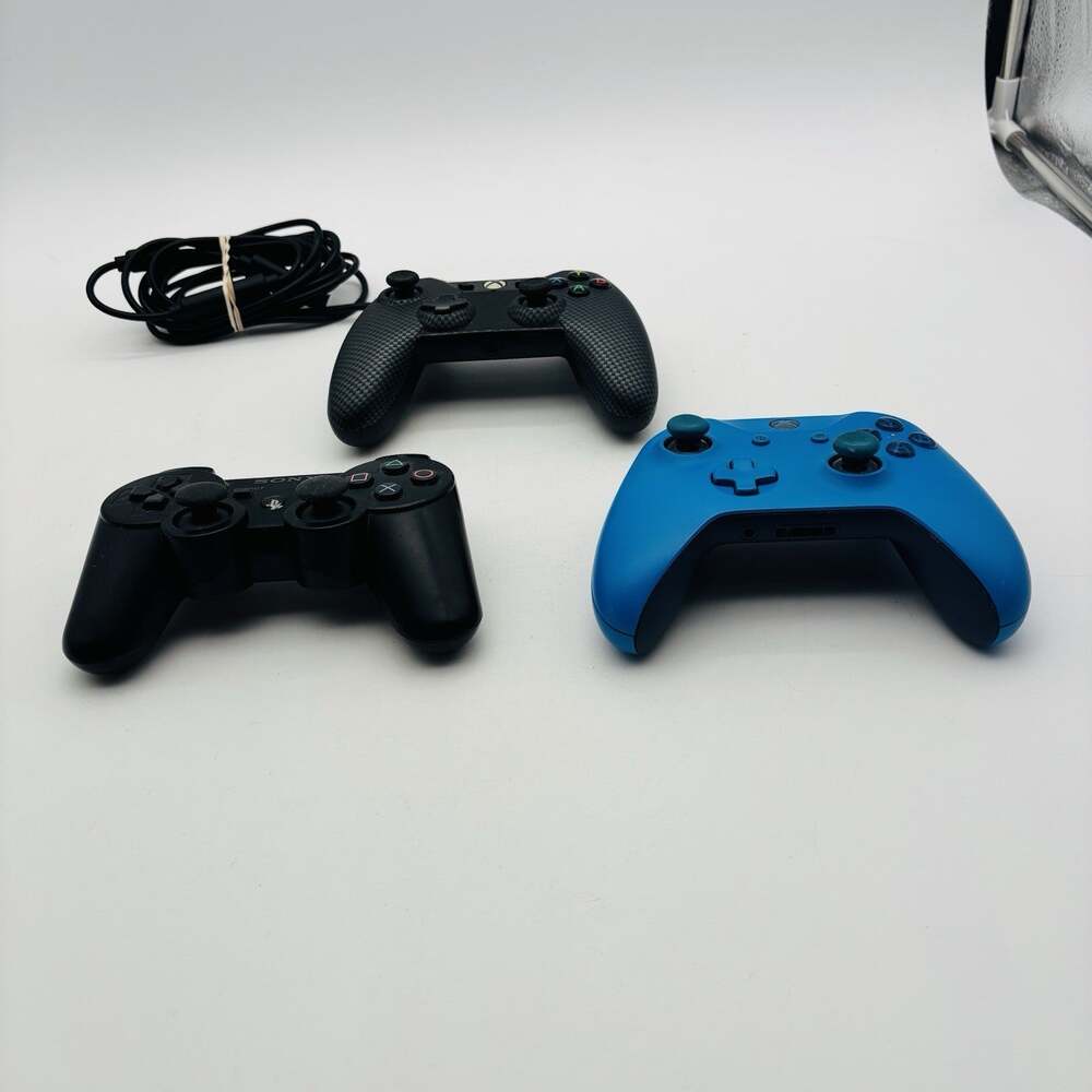 Three Controllers Xbox 360, Xbox One, And PS2 Untested - Picture 8 of 12